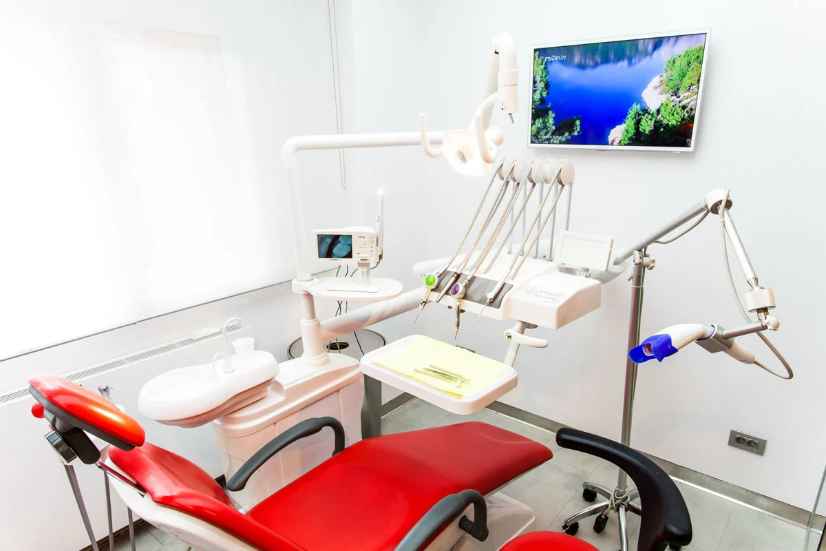 De ce să alegi clinica LLL Dental pentru tratamentul cu fațete dentare?