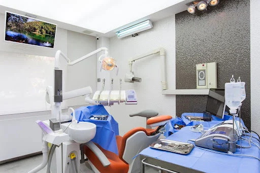 De ce să alegi tratamentul Fast & Fixed la LLL Dental?