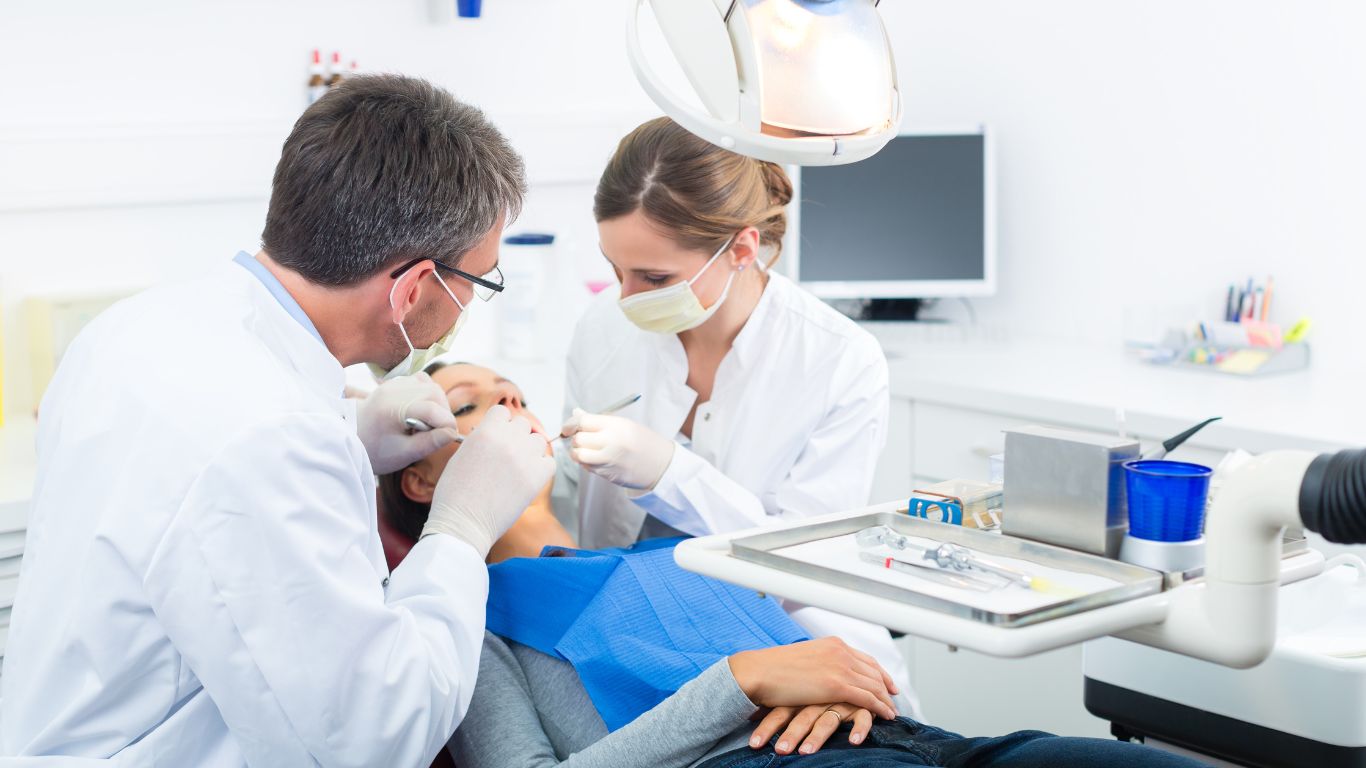 descoperire implant dentar