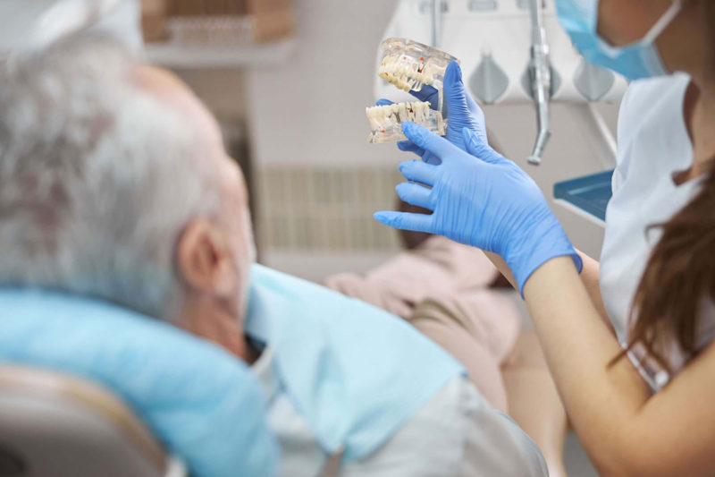 implant dentar Straumann