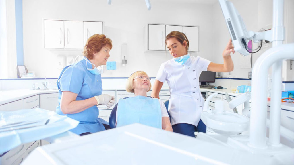 avantajele mini-implantului dentar